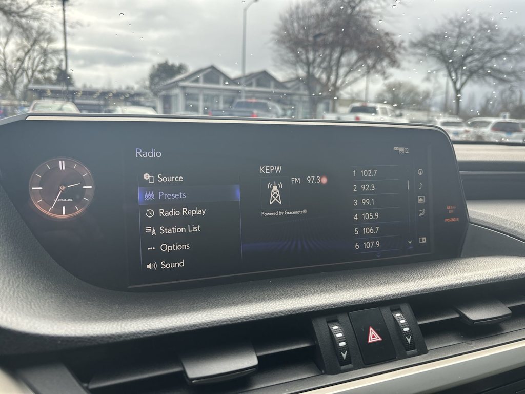 Thumbnail: 2021 Lexus ES - 19