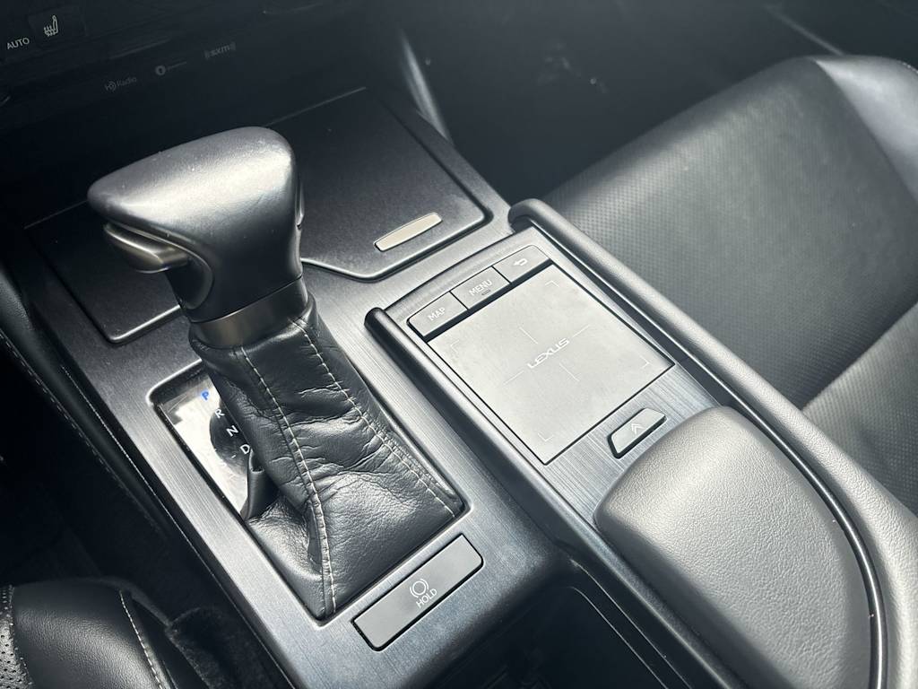 Thumbnail: 2021 Lexus ES - 9