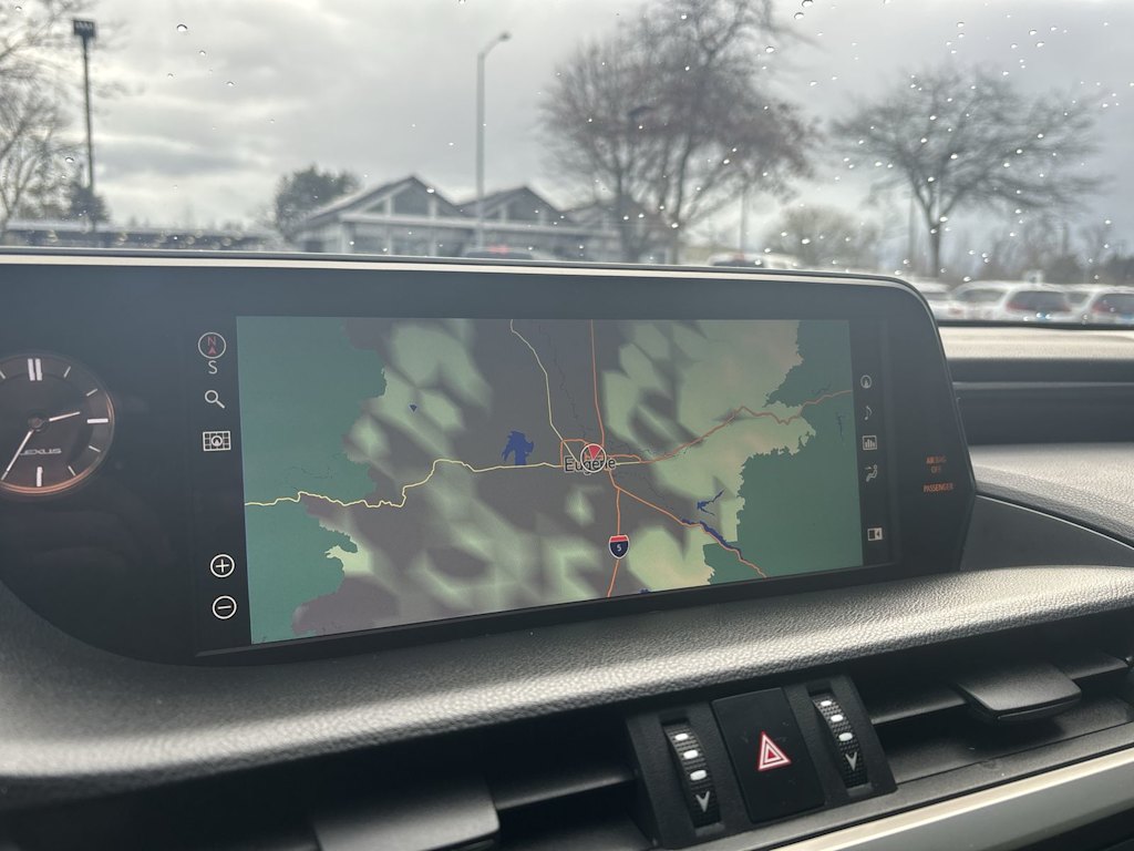 Thumbnail: 2021 Lexus ES - 21