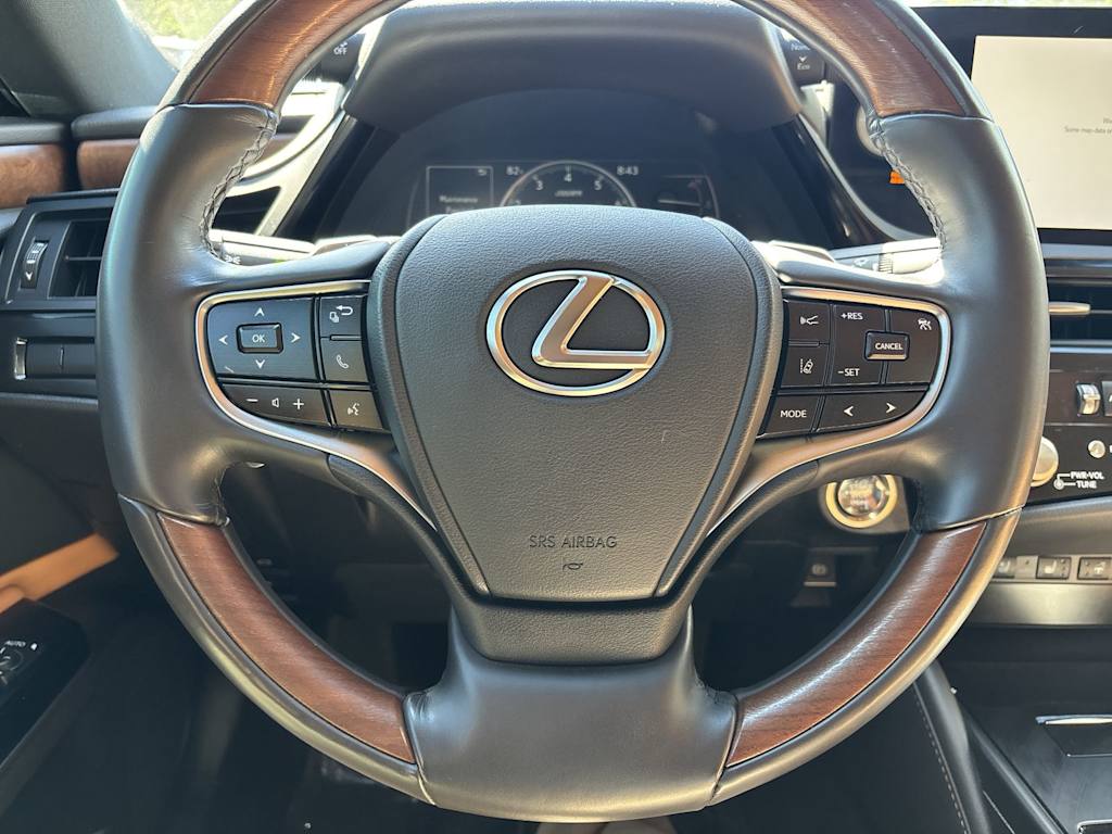 Thumbnail: 2023 Lexus ES - 2