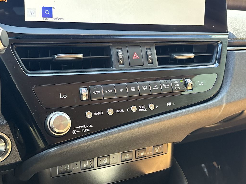 Thumbnail: 2023 Lexus ES - 19