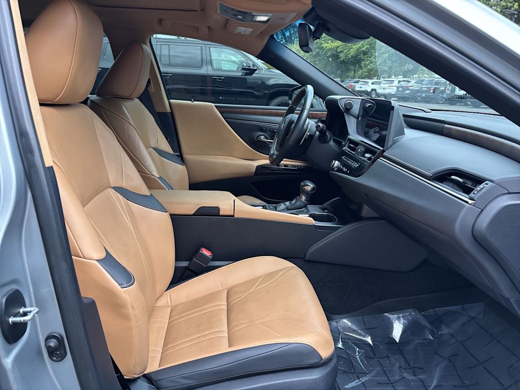 Thumbnail: 2023 Lexus ES - 5