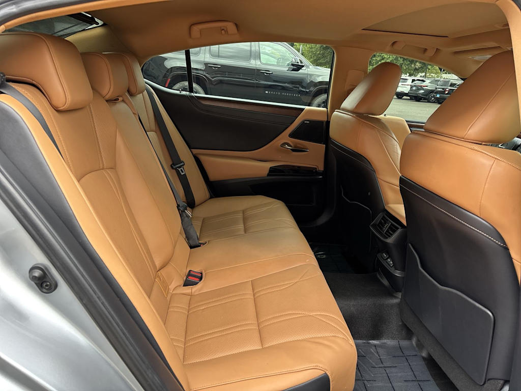 Thumbnail: 2023 Lexus ES - 7
