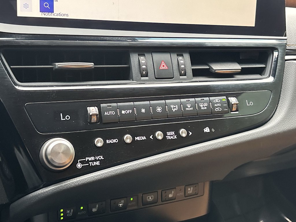 Thumbnail: 2023 Lexus ES - 23