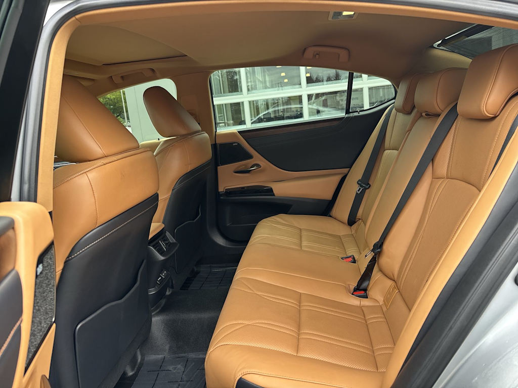 Thumbnail: 2023 Lexus ES - 11