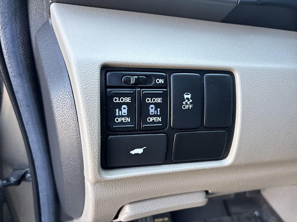 Thumbnail: 2012 Honda Odyssey - 12