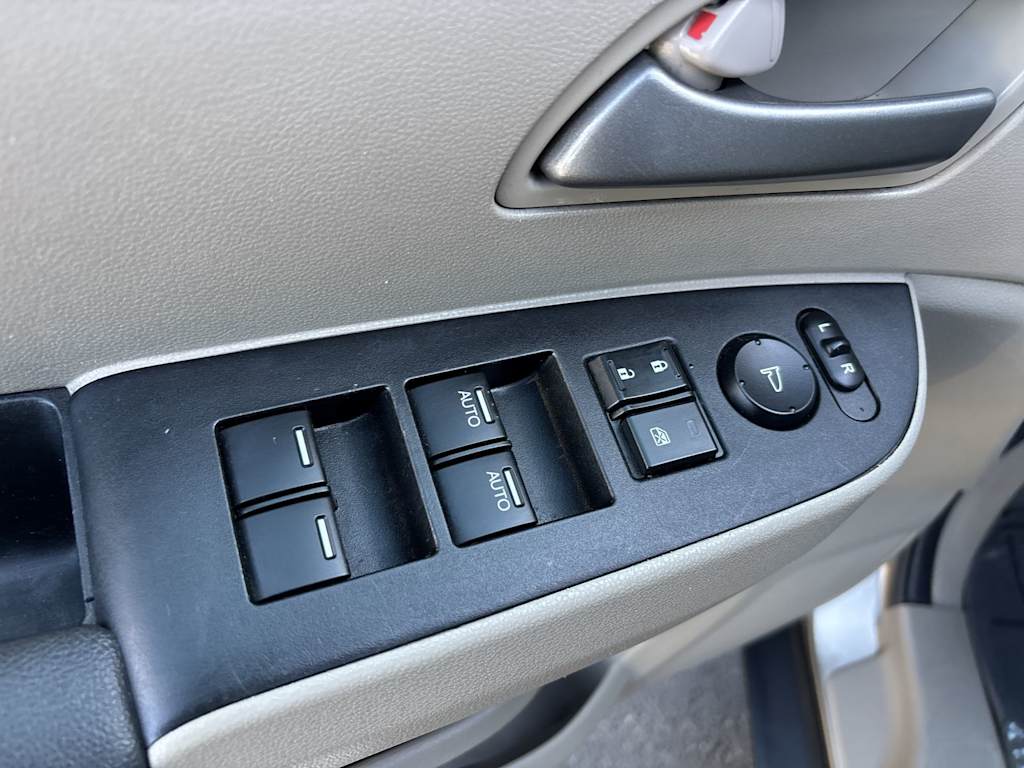 Thumbnail: 2012 Honda Odyssey - 11