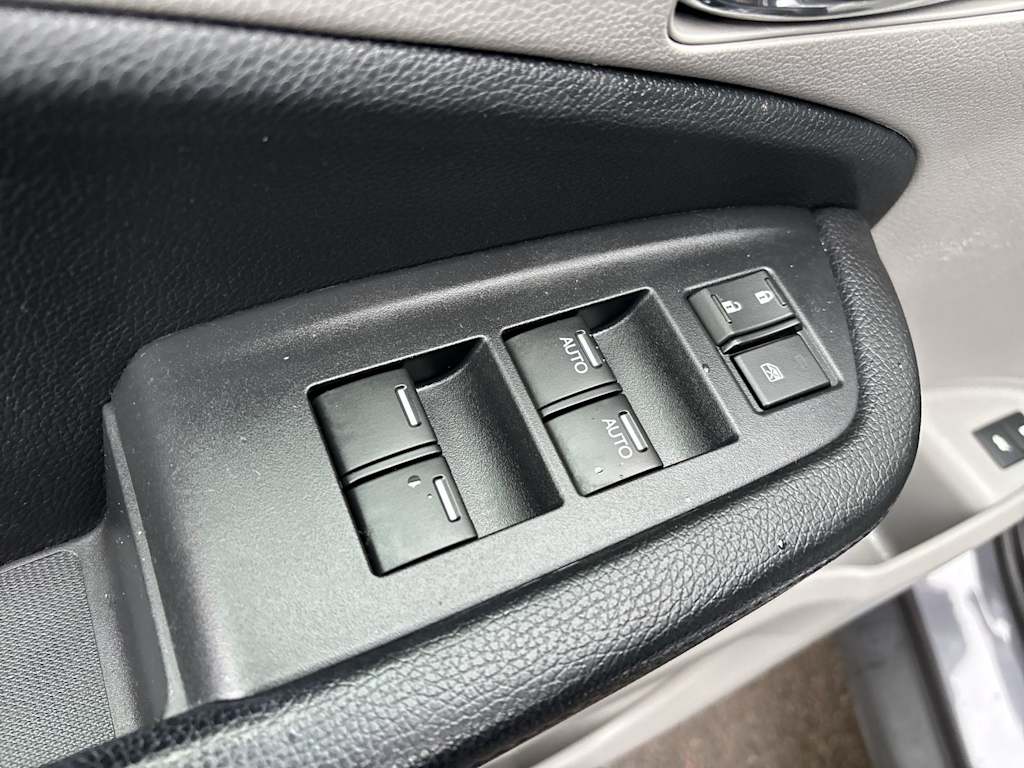 Thumbnail: 2017 Honda Pilot - 14