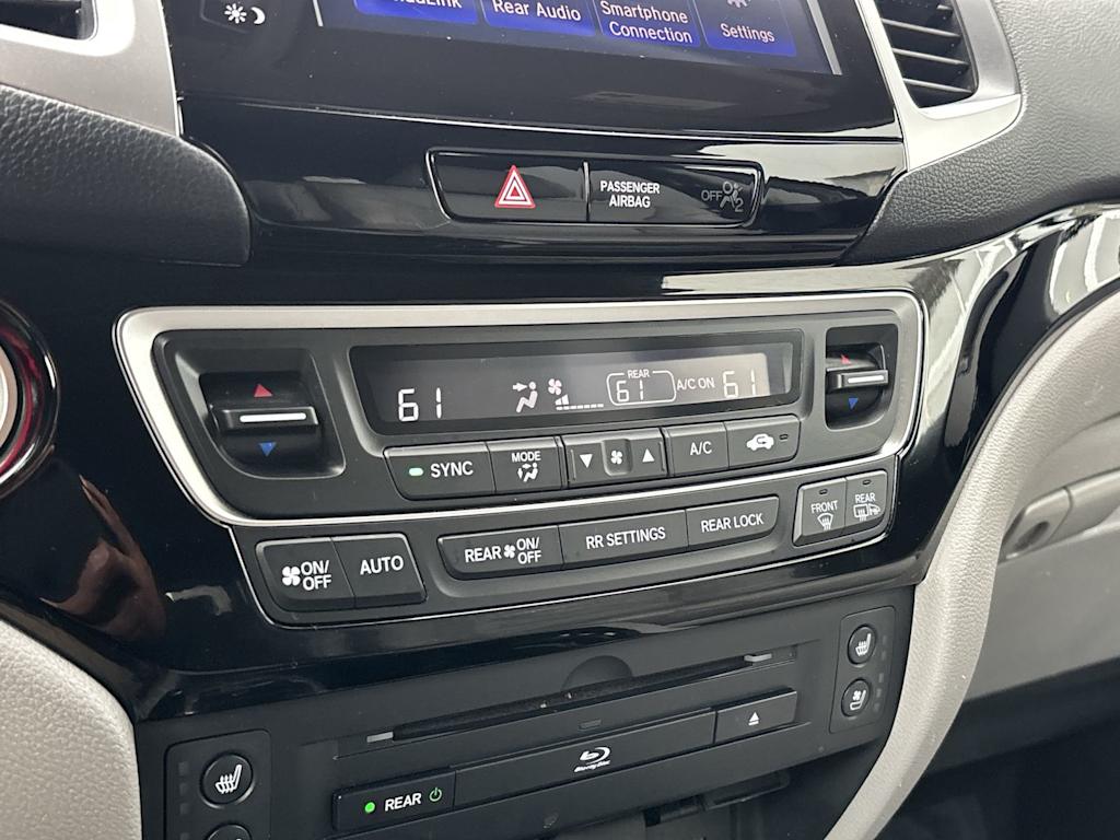 Thumbnail: 2017 Honda Pilot - 26