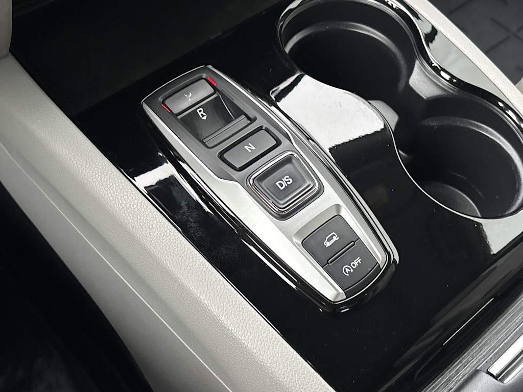 Thumbnail: 2017 Honda Pilot - 11