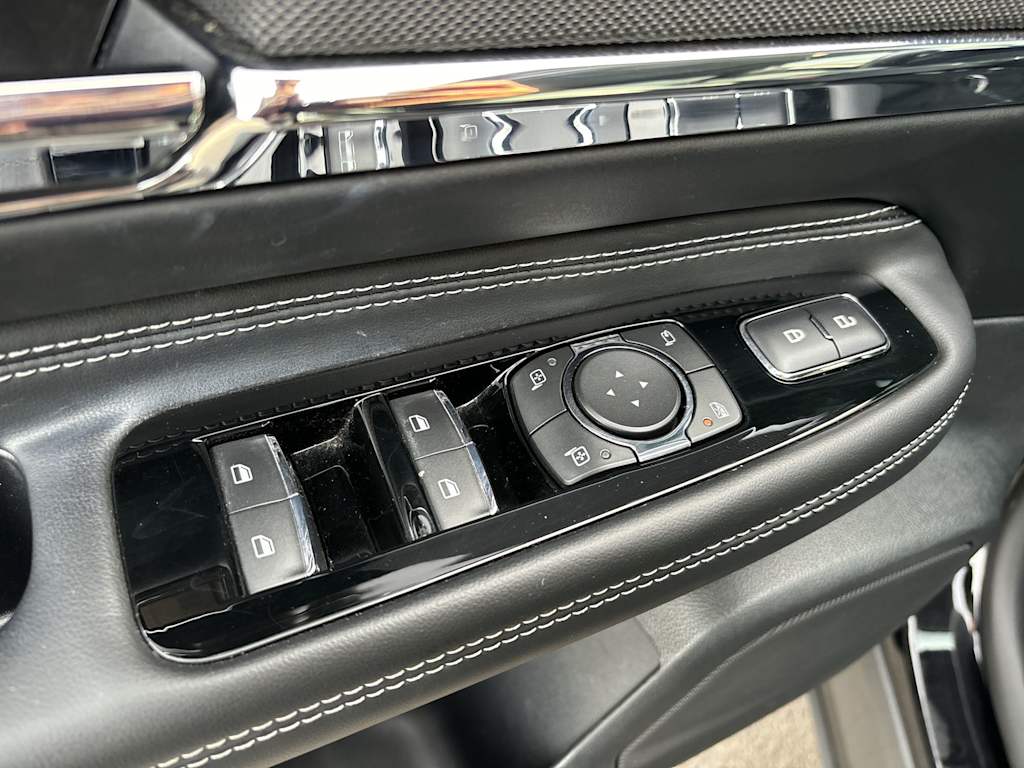 Thumbnail: 2020 Lincoln Corsair - 14