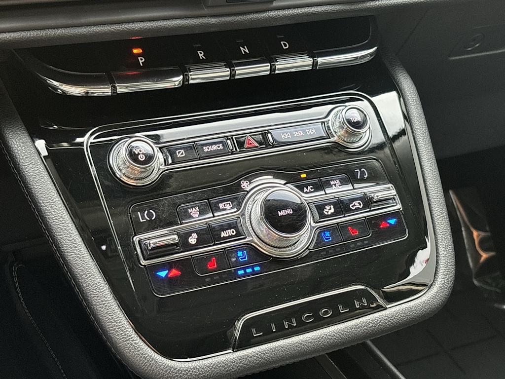 Thumbnail: 2020 Lincoln Corsair - 28