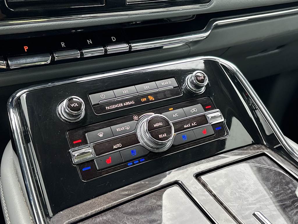 Thumbnail: 2018 Lincoln Navigator - 27