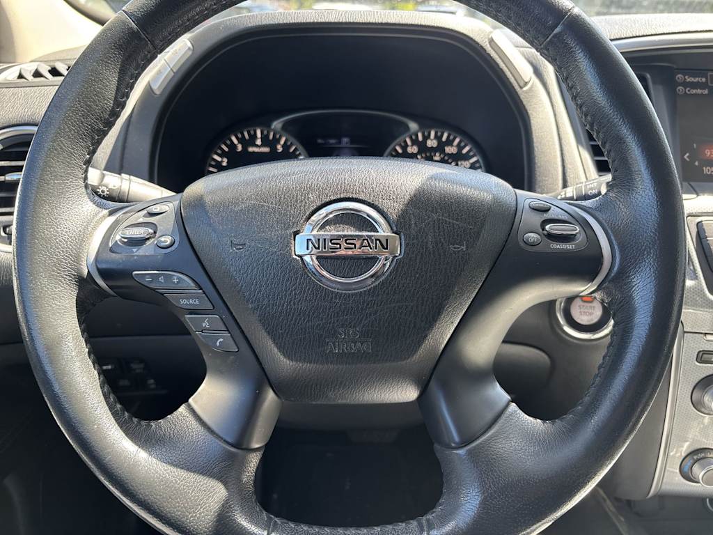 Thumbnail: 2017 Nissan Pathfinder - 2