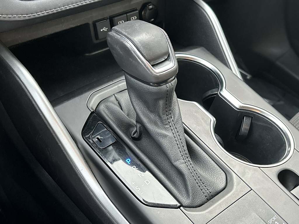 Thumbnail: 2021 Toyota Highlander - 24