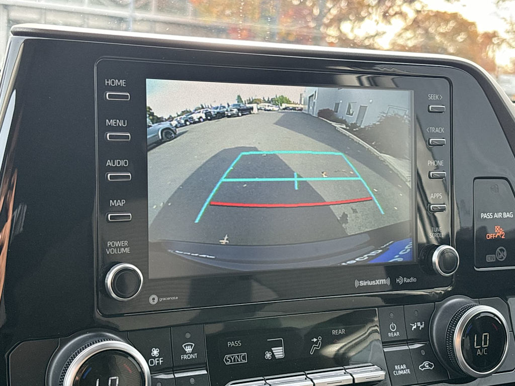 Thumbnail: 2021 Toyota Highlander - 21