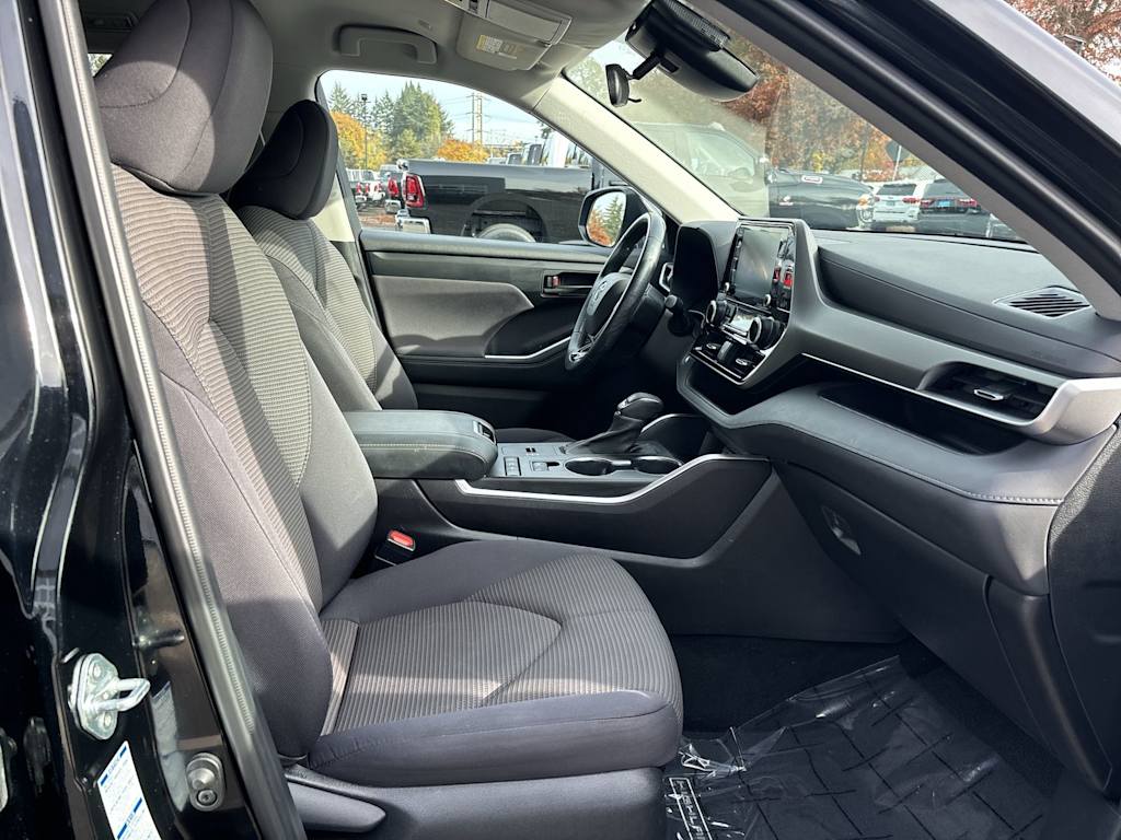 Thumbnail: 2021 Toyota Highlander - 4