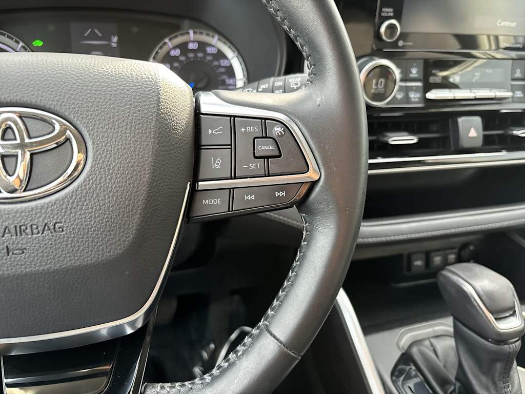 Thumbnail: 2021 Toyota Highlander - 15