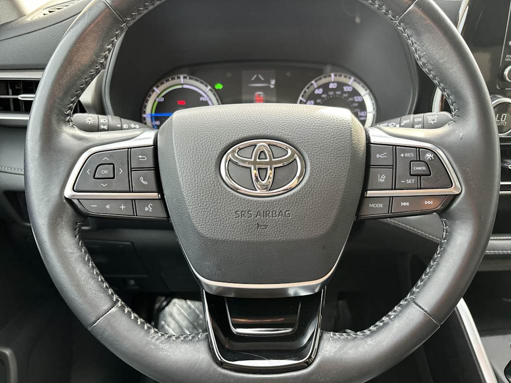 Thumbnail: 2021 Toyota Highlander - 13