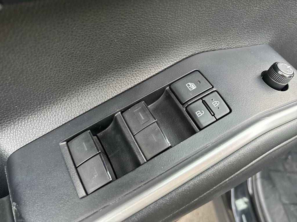 Thumbnail: 2021 Toyota Highlander - 11