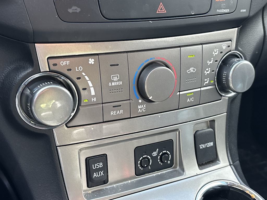 Thumbnail: 2012 Toyota Highlander - 15