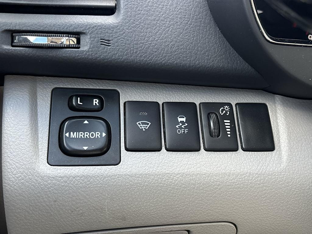Thumbnail: 2013 Toyota Highlander - 21