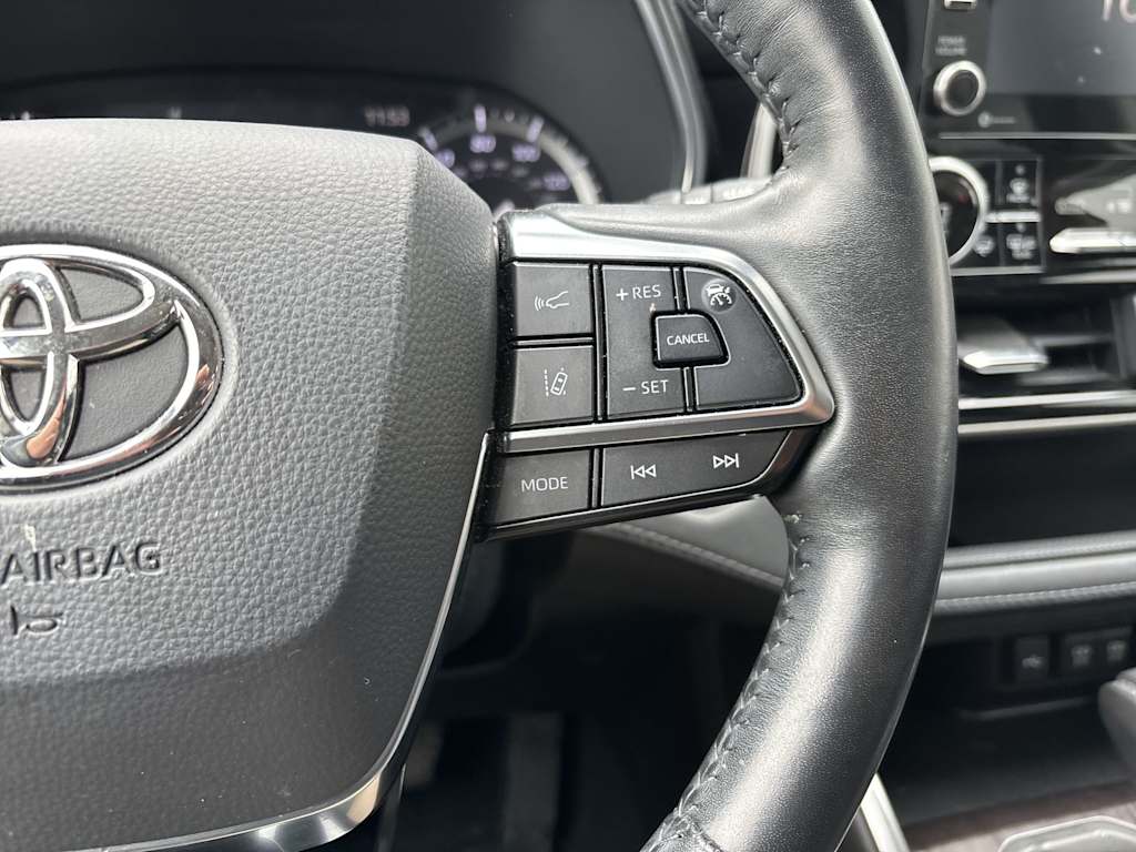 Thumbnail: 2021 Toyota Highlander - 12