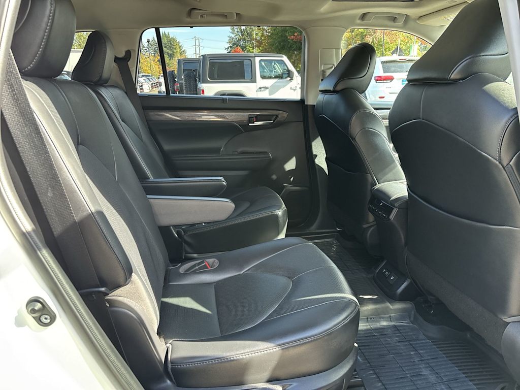 Thumbnail: 2021 Toyota Highlander - 6