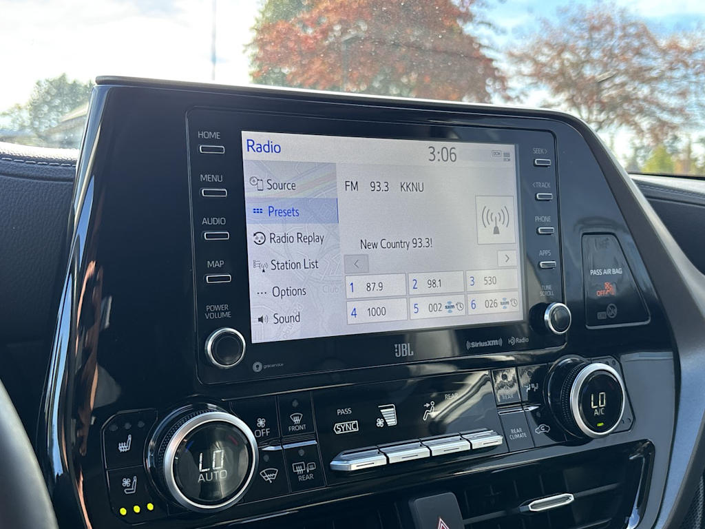Thumbnail: 2021 Toyota Highlander - 17