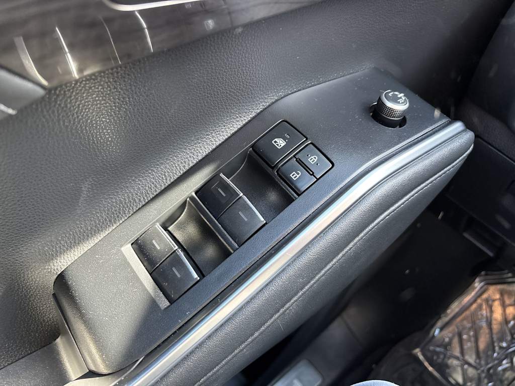 Thumbnail: 2021 Toyota Highlander - 11