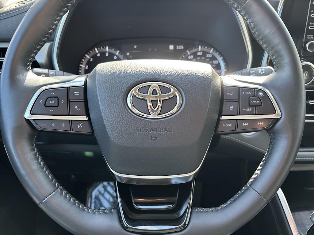 Thumbnail: 2021 Toyota Highlander - 13