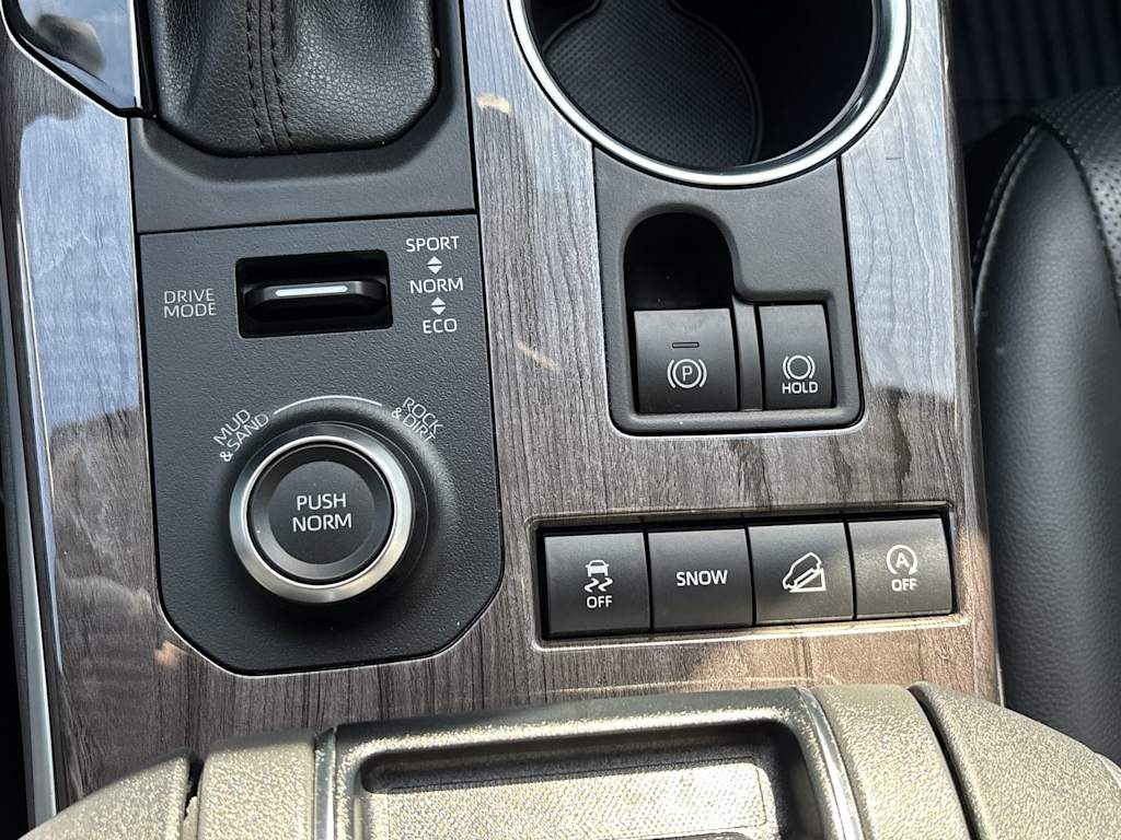 Thumbnail: 2021 Toyota Highlander - 23