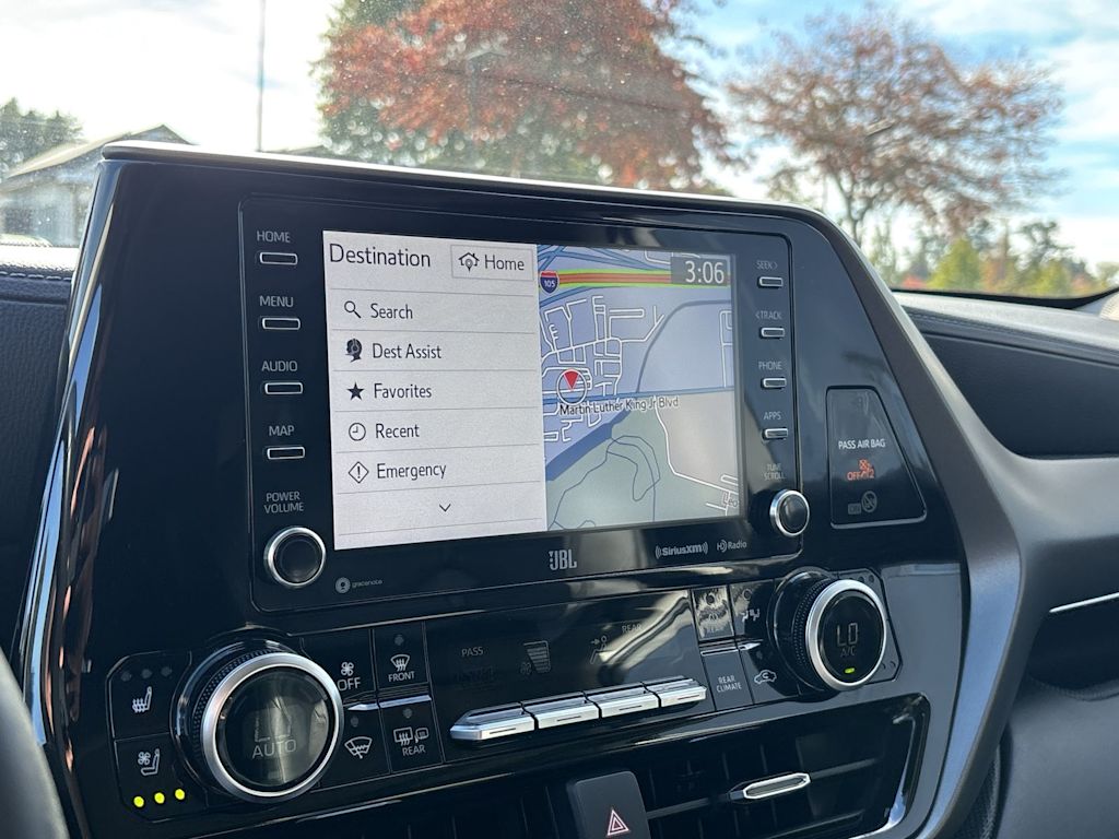 Thumbnail: 2021 Toyota Highlander - 18