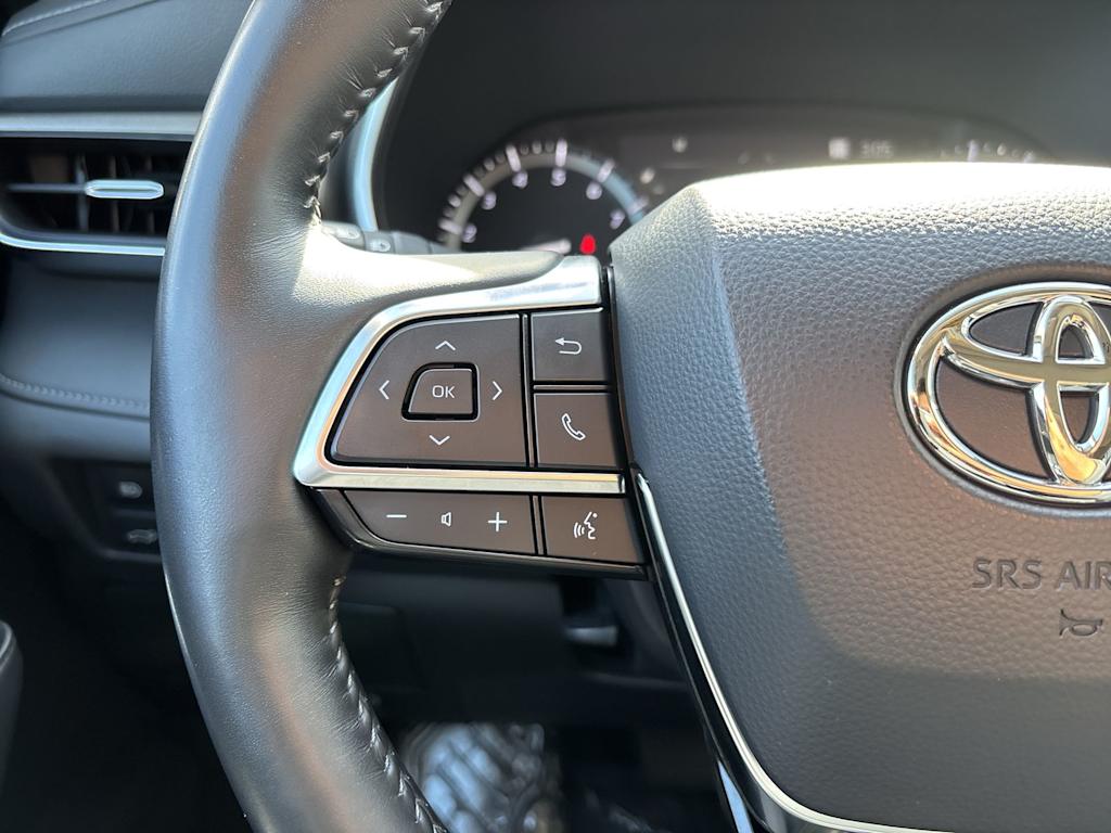 Thumbnail: 2021 Toyota Highlander - 14