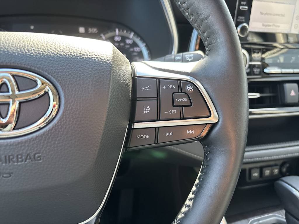 Thumbnail: 2021 Toyota Highlander - 15