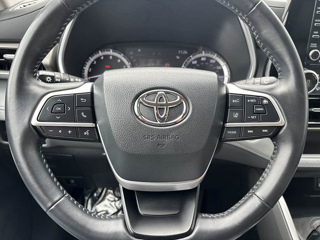 Thumbnail: 2022 Toyota Highlander - 14