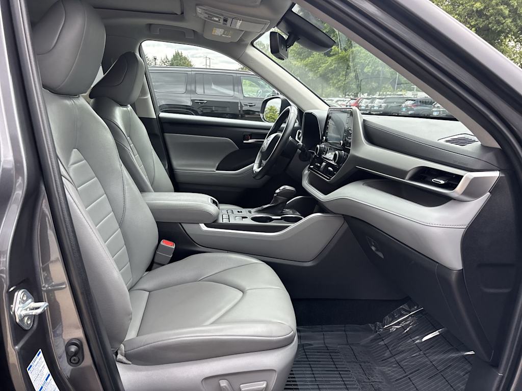 Thumbnail: 2022 Toyota Highlander - 5