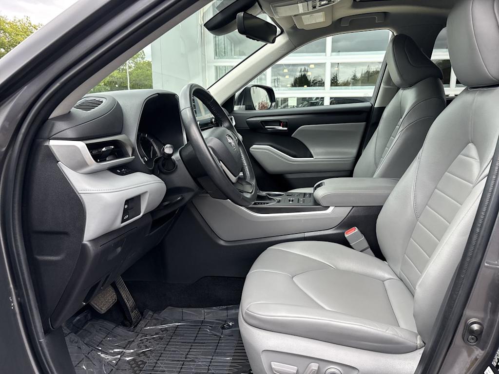 Thumbnail: 2022 Toyota Highlander - 6
