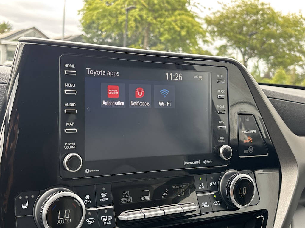 Thumbnail: 2022 Toyota Highlander - 21