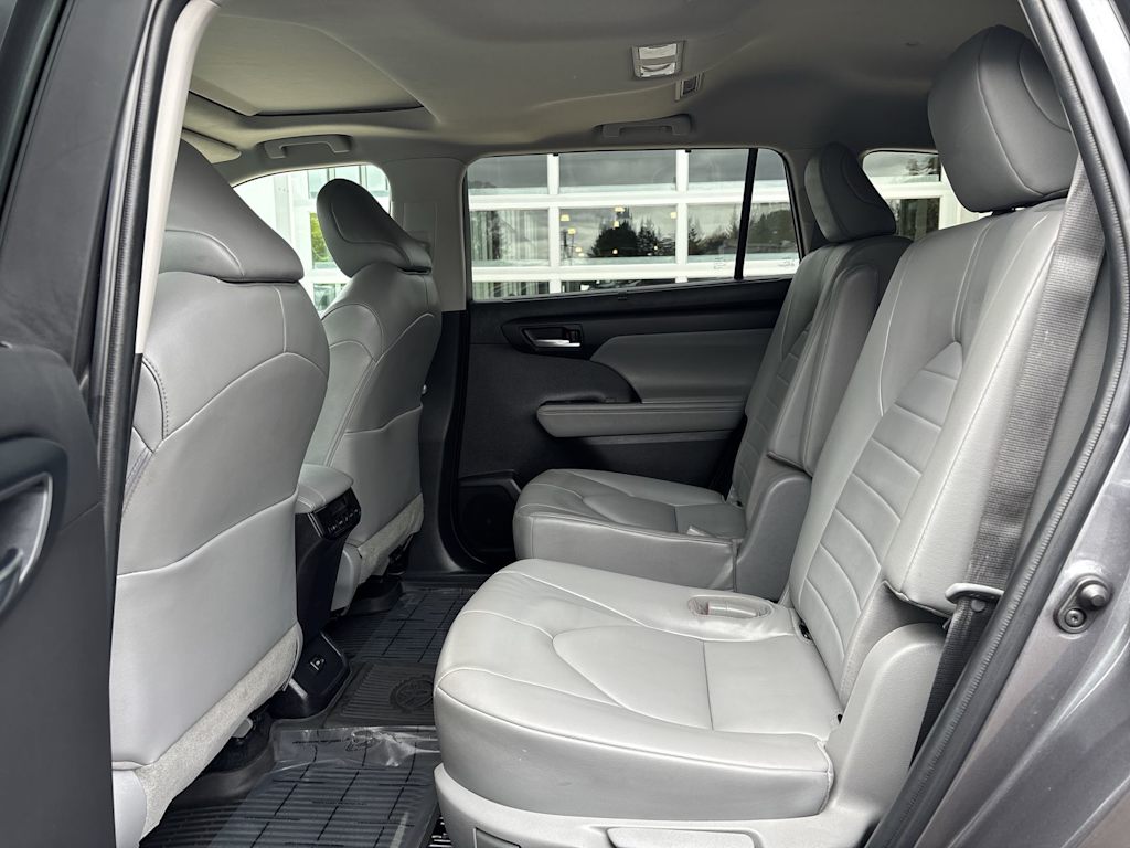 Thumbnail: 2022 Toyota Highlander - 11