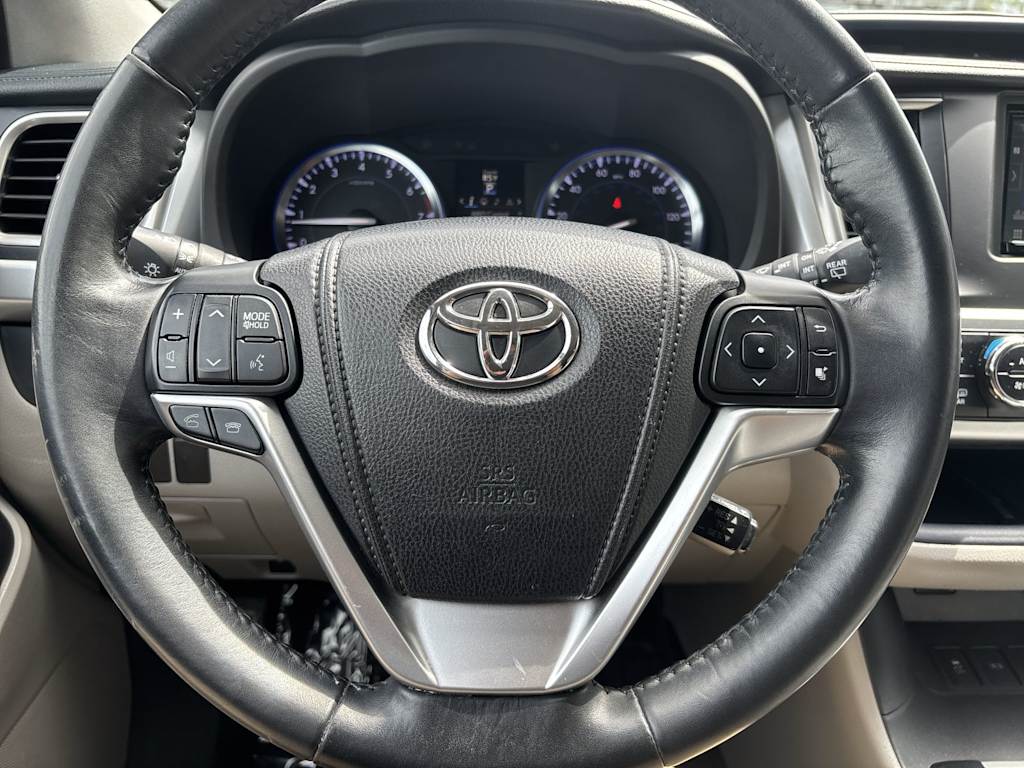 Thumbnail: 2014 Toyota Highlander - 14