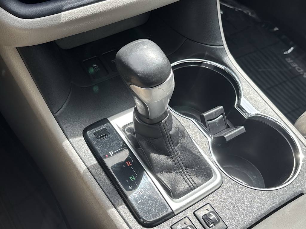 Thumbnail: 2014 Toyota Highlander - 9