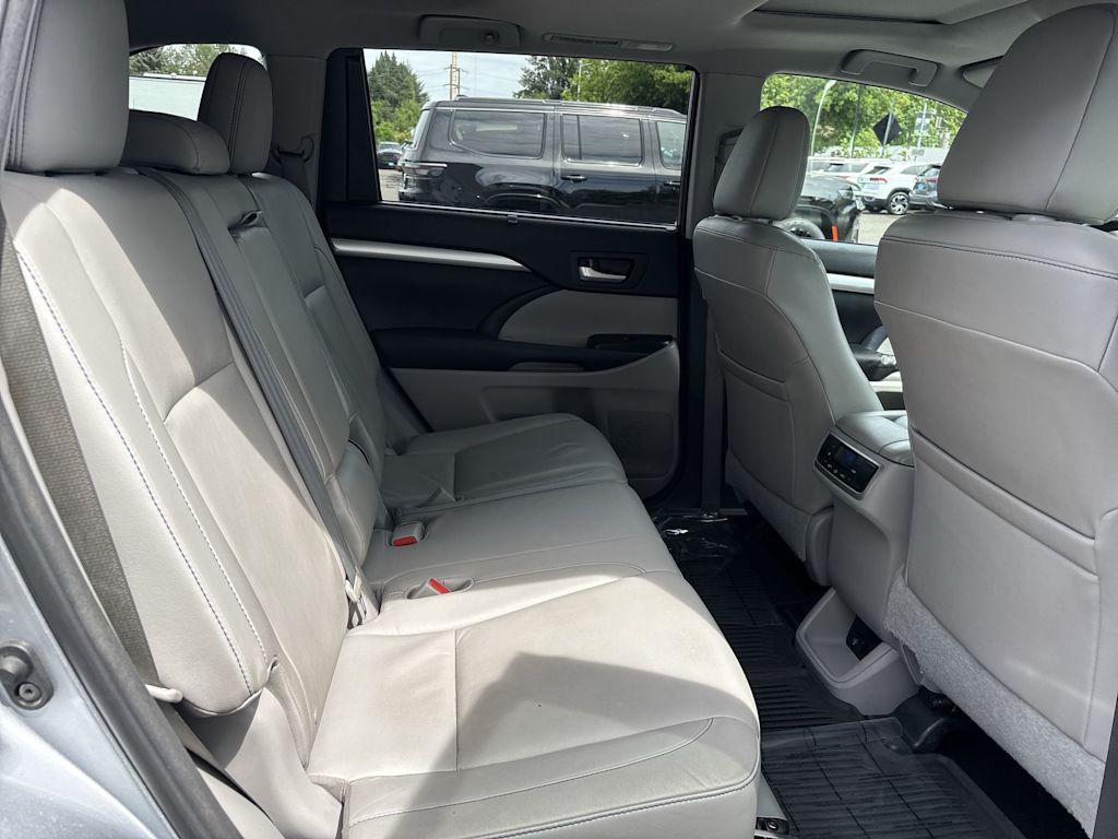 Thumbnail: 2014 Toyota Highlander - 7