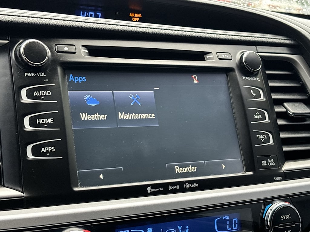 Thumbnail: 2017 Toyota Highlander - 23