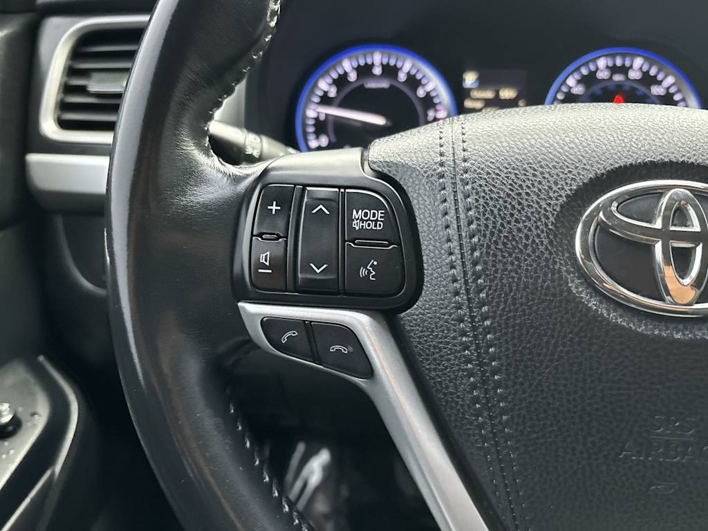 Thumbnail: 2017 Toyota Highlander - 13