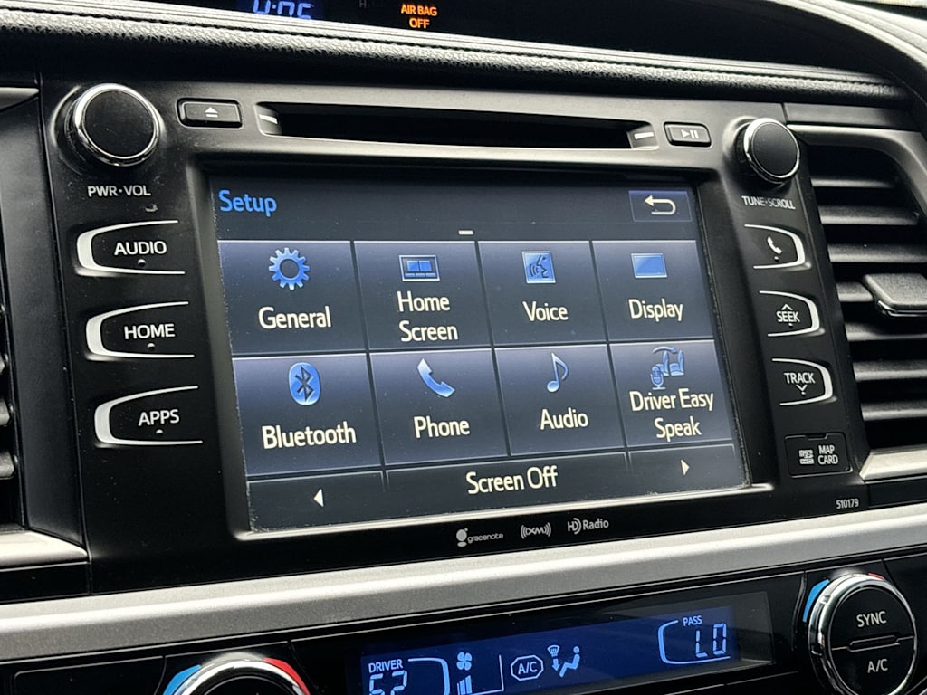 Thumbnail: 2017 Toyota Highlander - 21