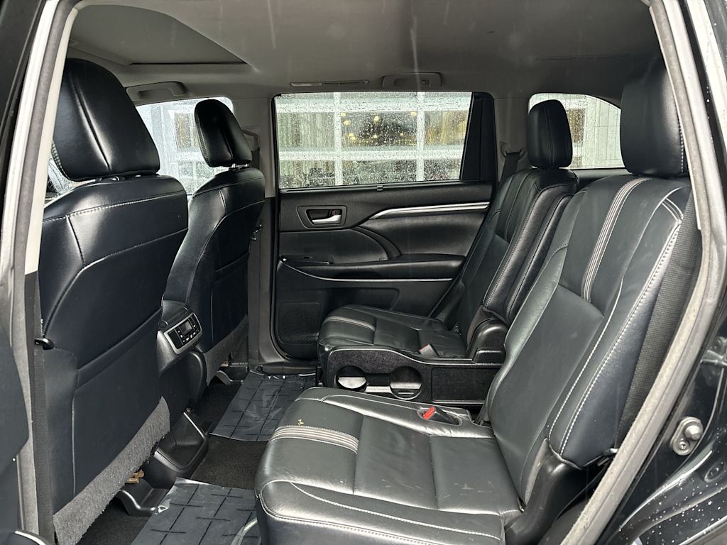 Thumbnail: 2017 Toyota Highlander - 10