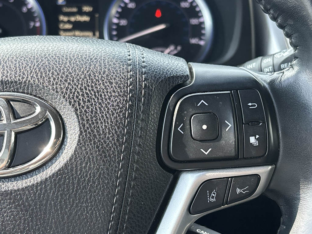 Thumbnail: 2017 Toyota Highlander - 12