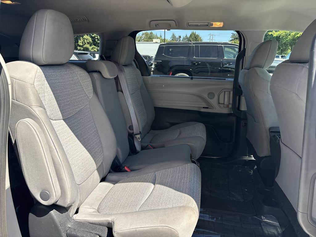 Thumbnail: 2022 Toyota Sienna - 6