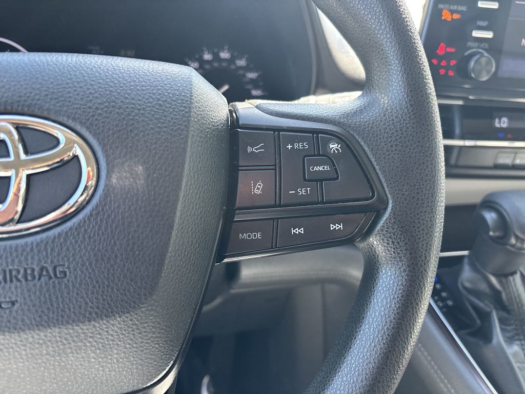 Thumbnail: 2022 Toyota Sienna - 15